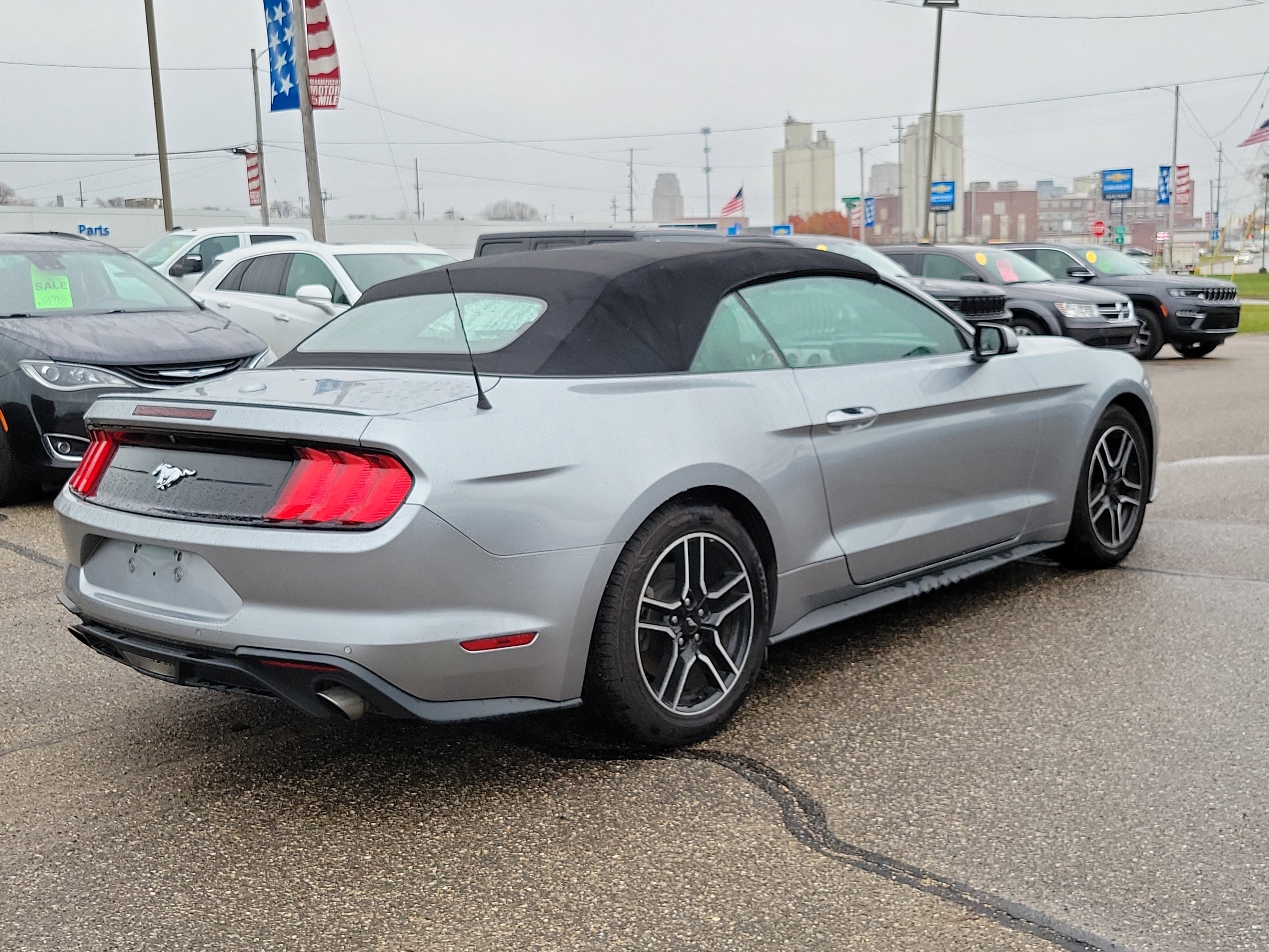 Used 2022 Ford Mustang Premium image 4