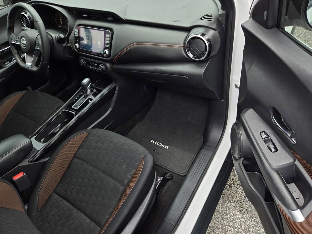 Used 2023 Nissan Kicks SR FWD image 7