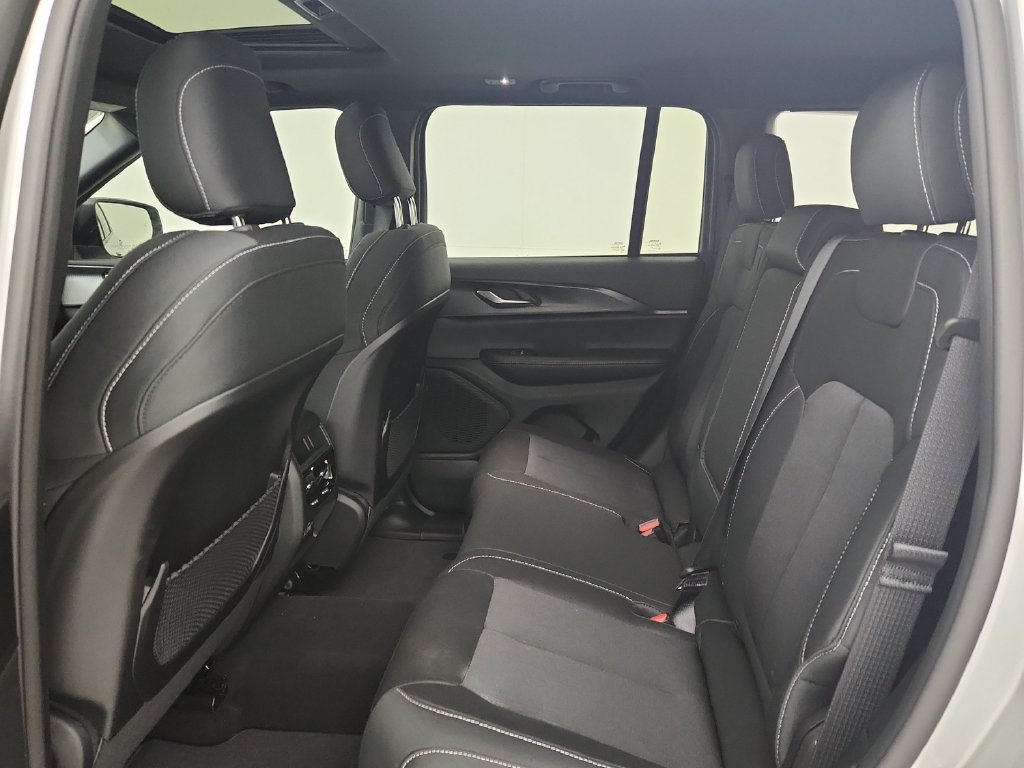 New 2026 Jeep Grand Cherokee Laredo X AWD/4WD image 29