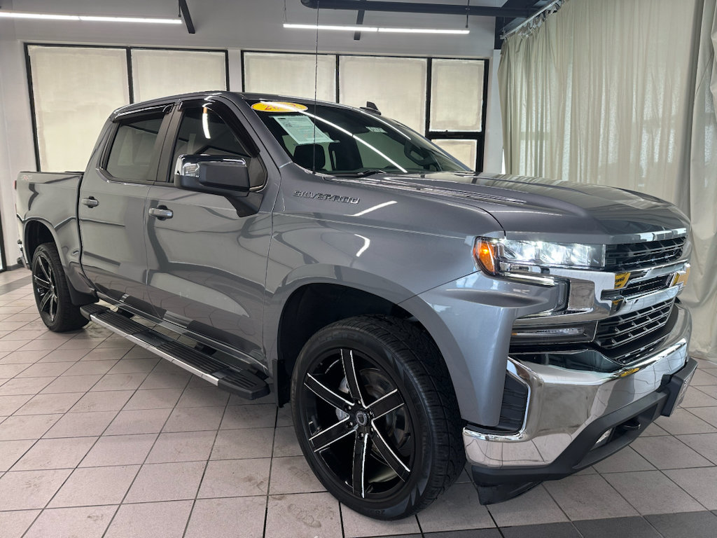 Certified 2022 Chevrolet Silverado 1500 LT AWD/4WD image 2