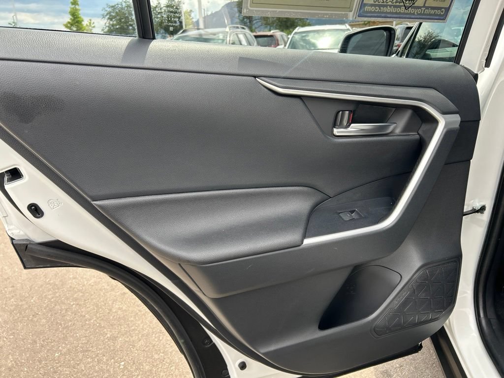 Used 2025 Toyota RAV4 SE AWD/4WD image 20