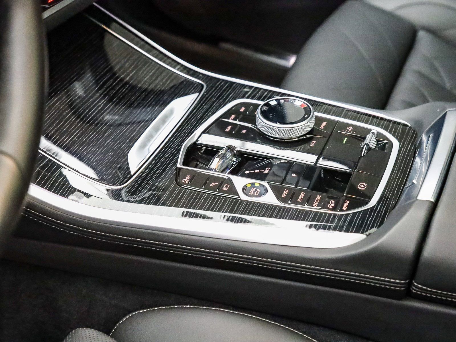 Certified 2025 BMW X5 xDrive50e w/ Executive Package image 24