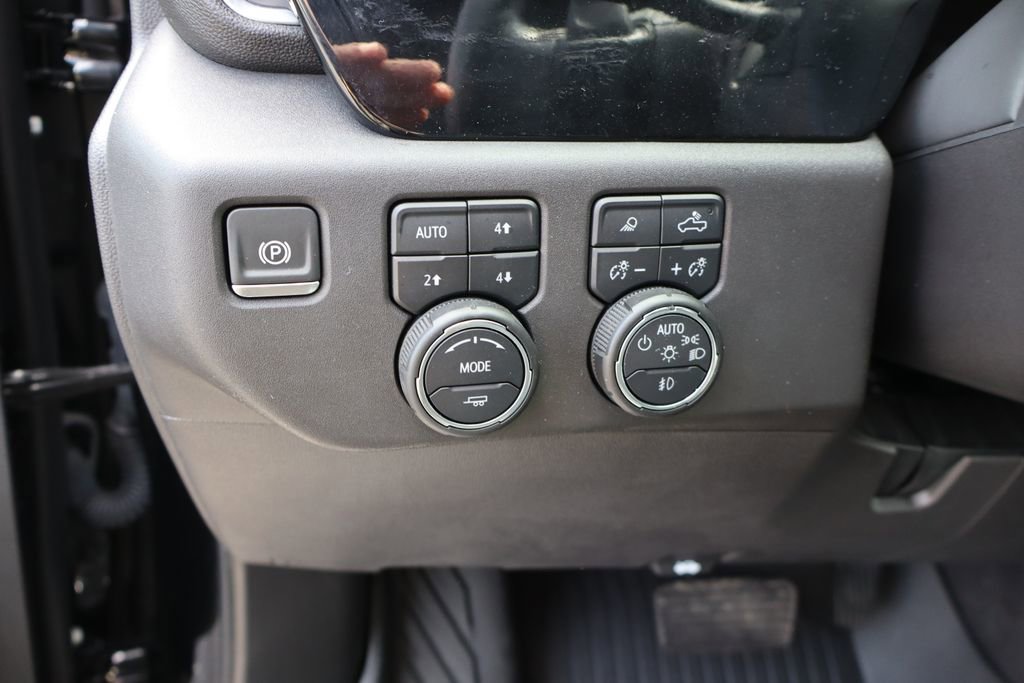 Used 2024 Chevrolet Silverado 1500 LT Trail Boss w/ LT Trail Boss Premium Package AWD/4WD image 15