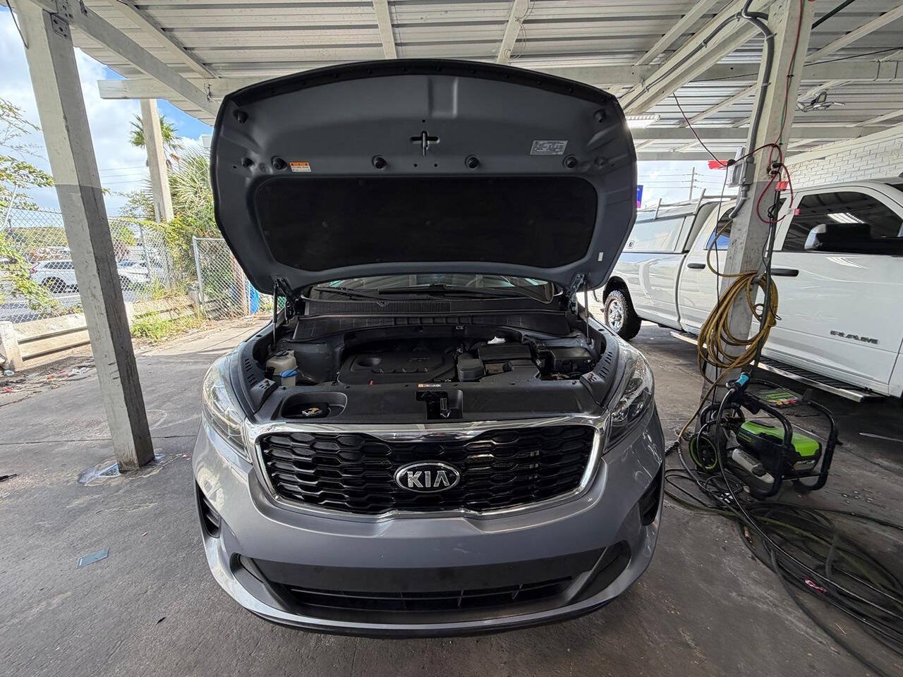 Used 2020 Kia Sorento LX AWD/4WD image 2