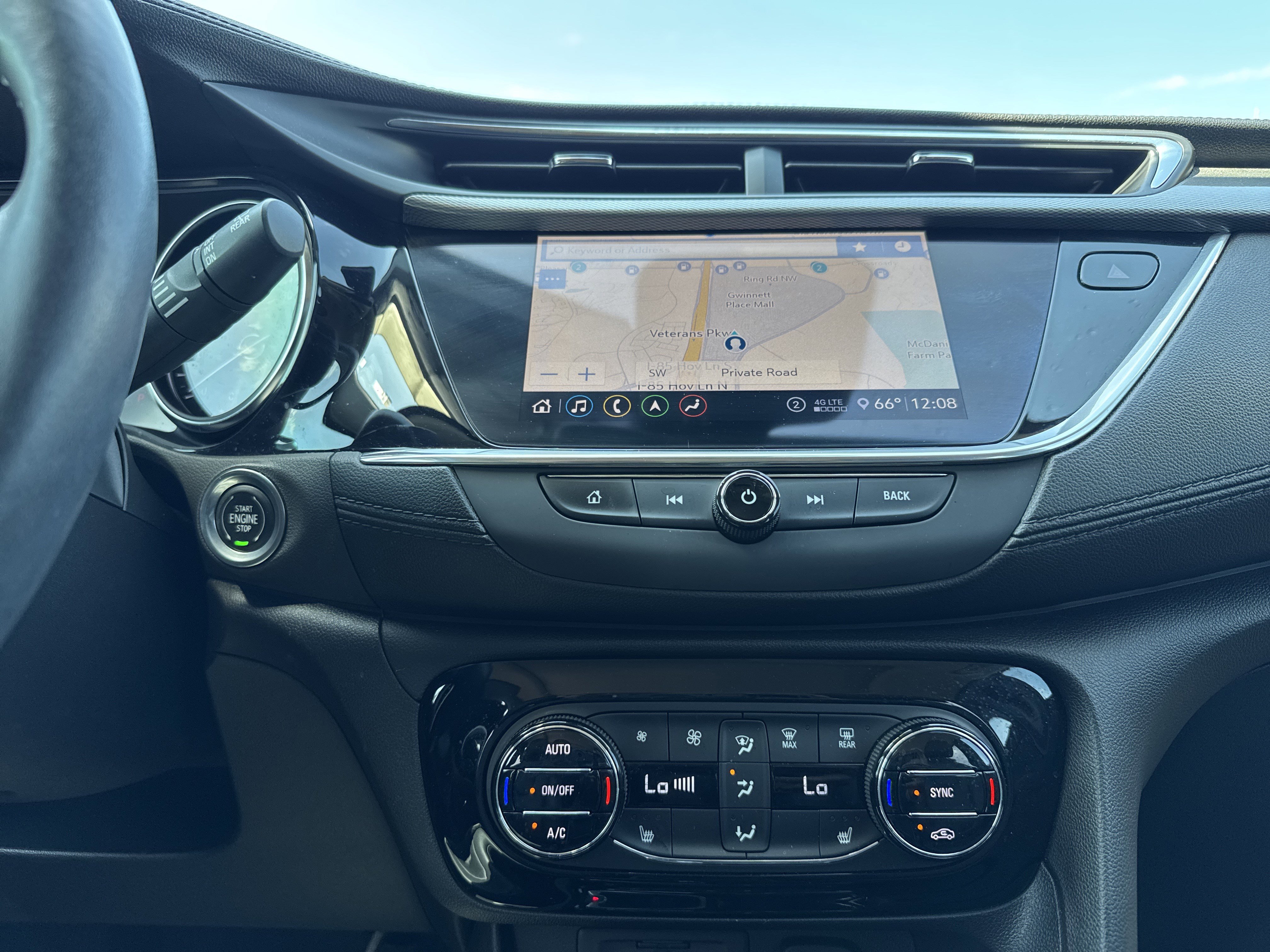 Used 2020 Buick Encore GX Essence w/ Experience Buick Package FWD image 29