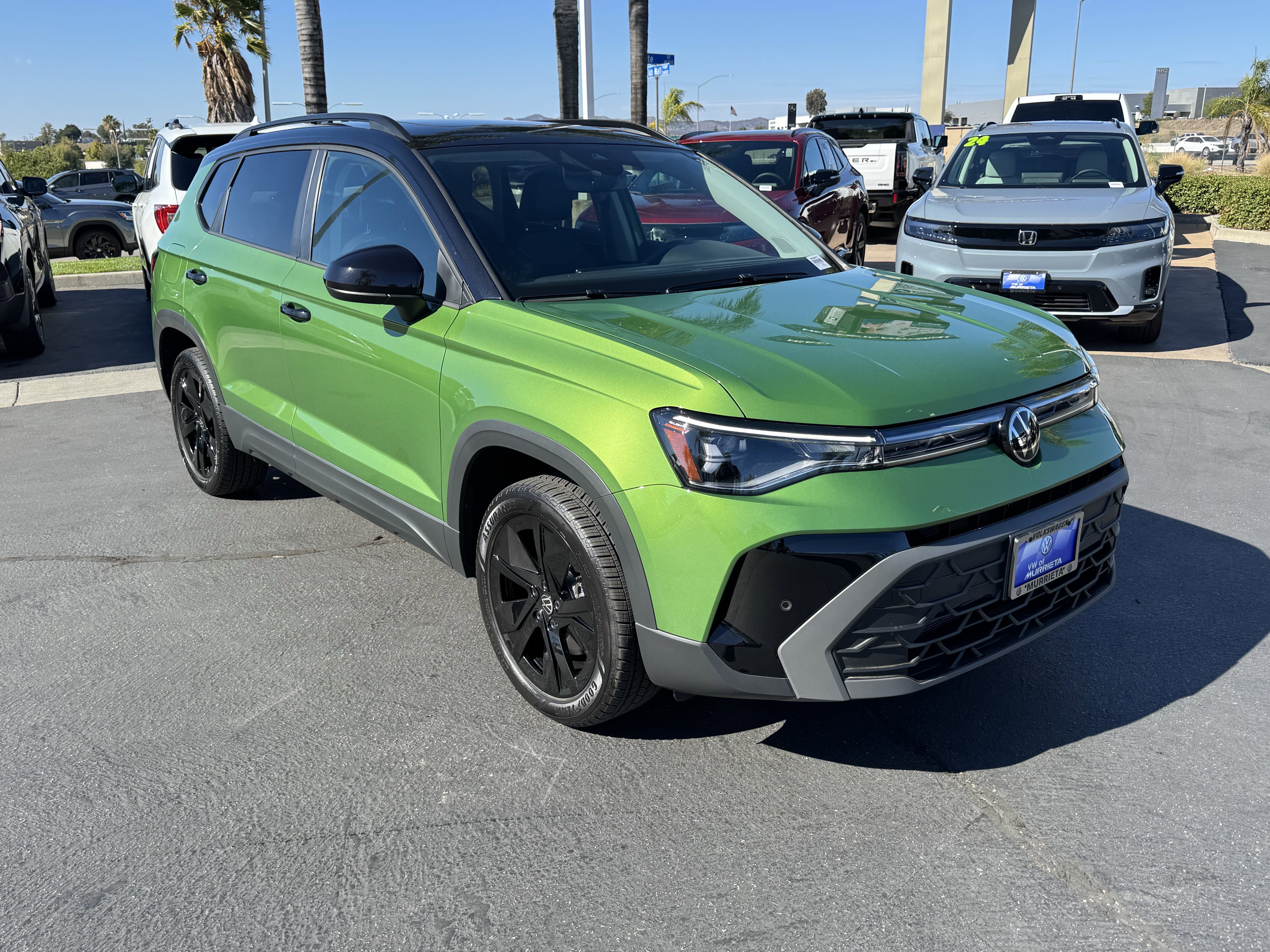 Certified 2025 Volkswagen Taos SE image 2