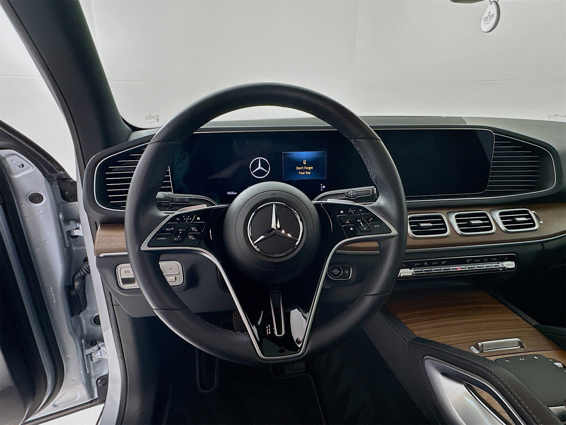 Used 2025 Mercedes-Benz GLE 350 4MATIC image 12