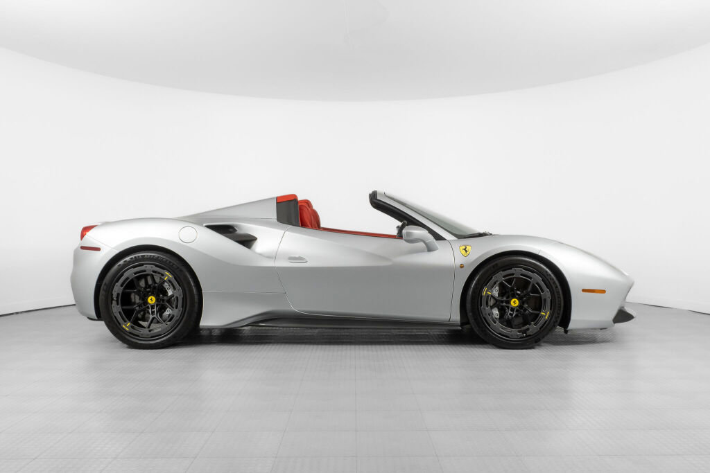 Used 2018 Ferrari 488 Spider image 8