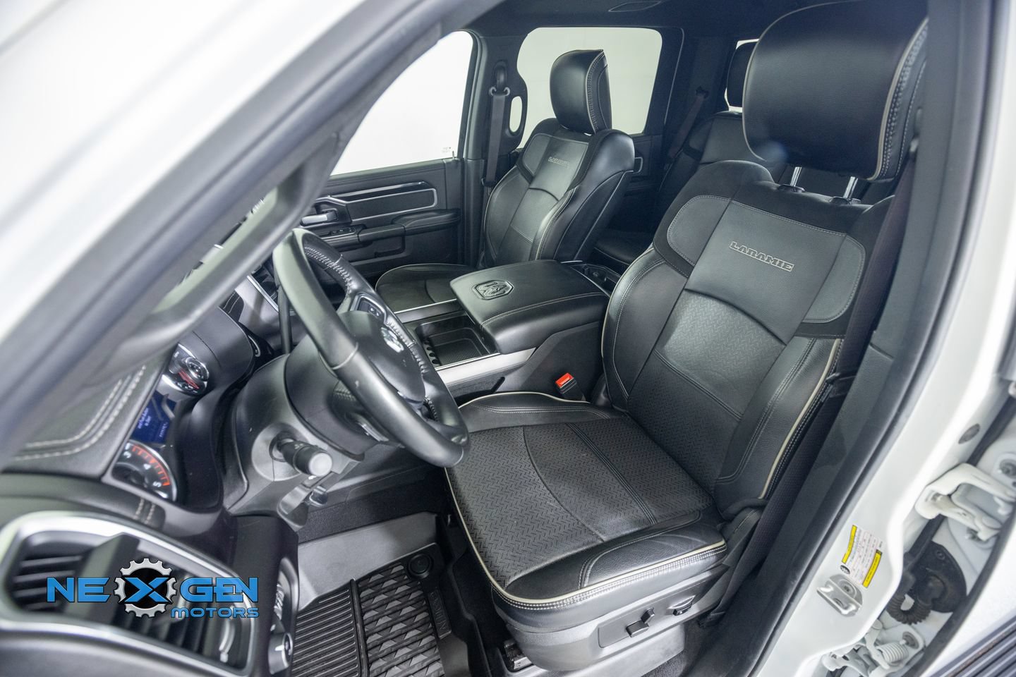 Used 2021 RAM 3500 Laramie AWD/4WD image 28