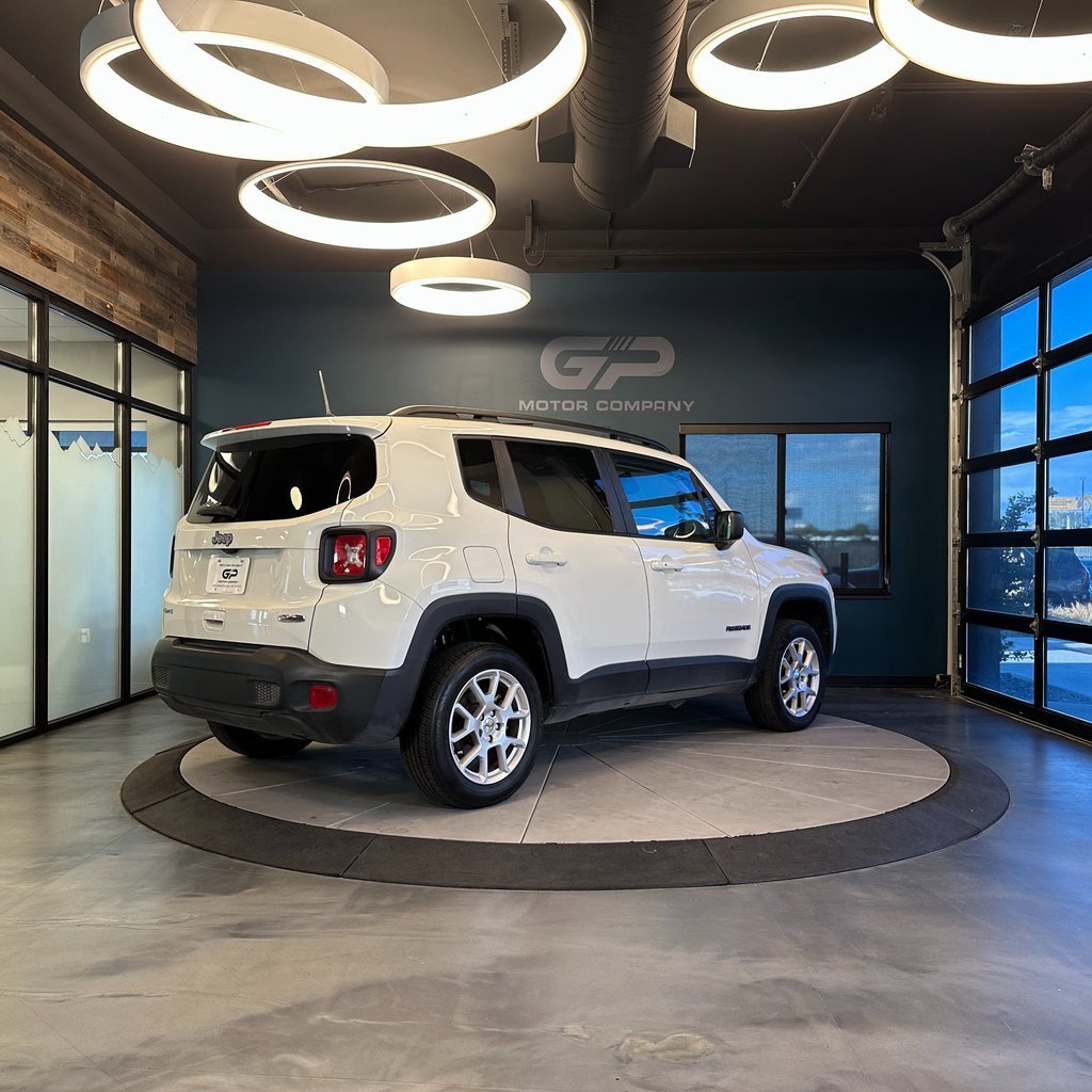 Used 2022 Jeep Renegade Latitude image 3