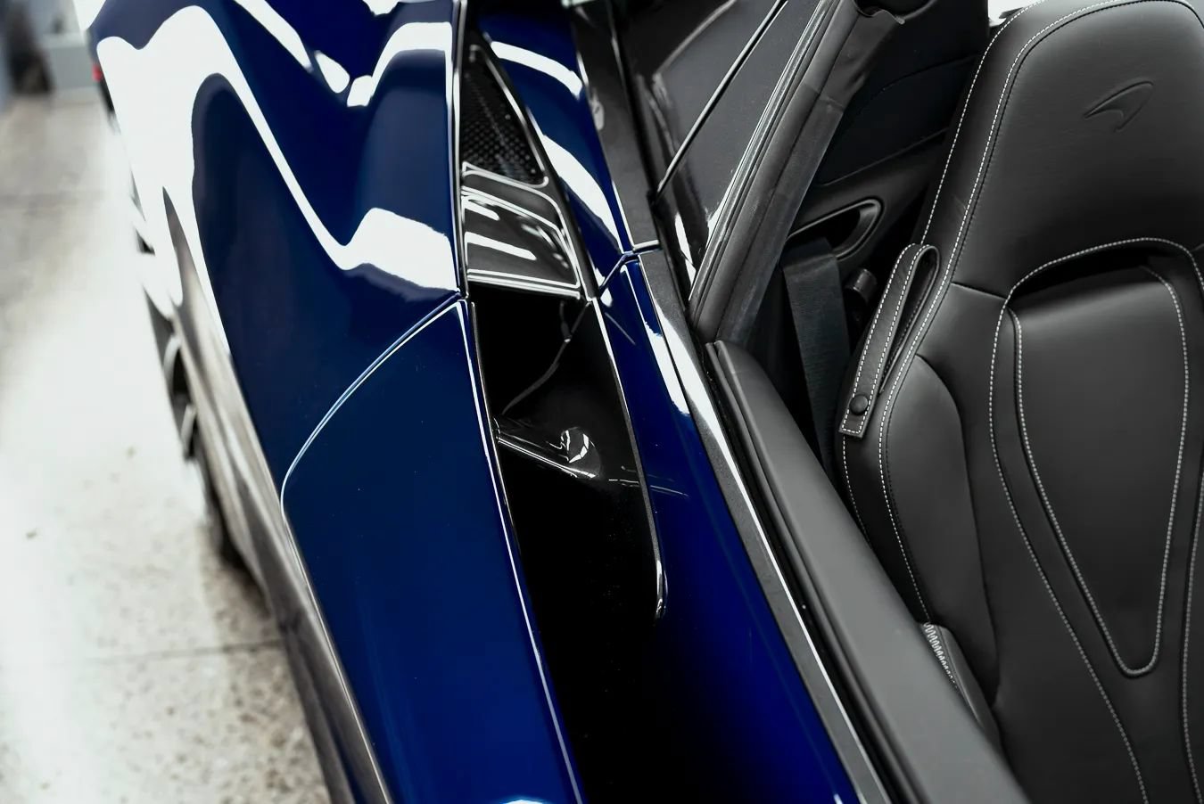 Used 2020 McLaren 720S Spider RWD image 15