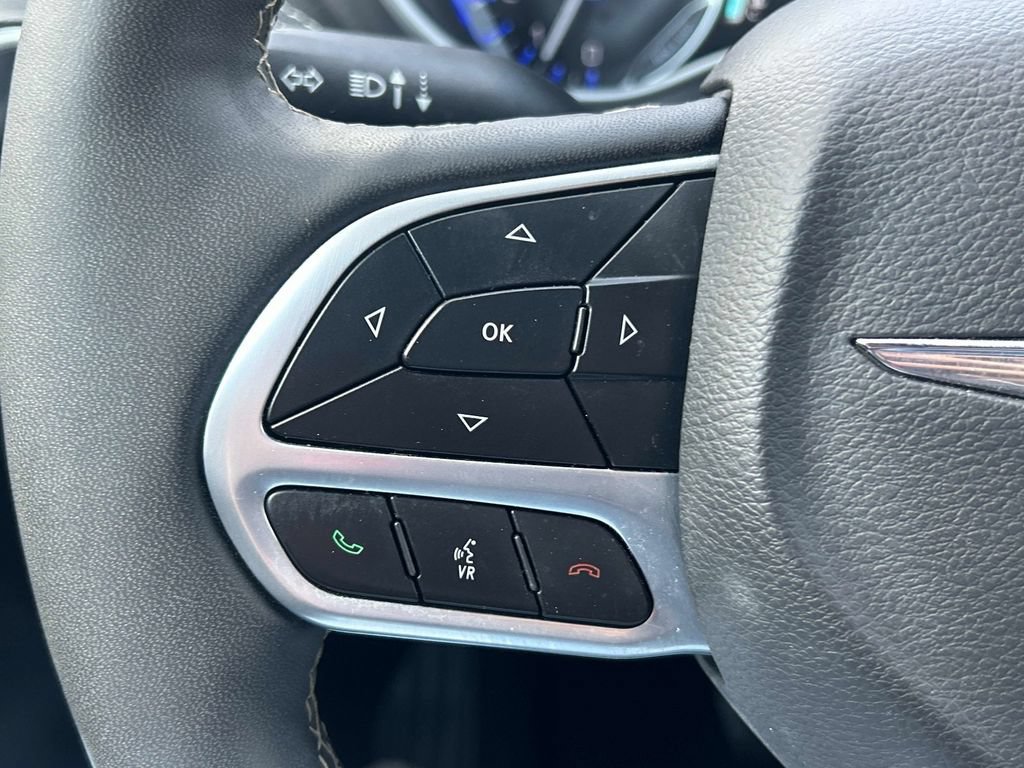Used 2026 Chrysler Pacifica Select FWD image 24