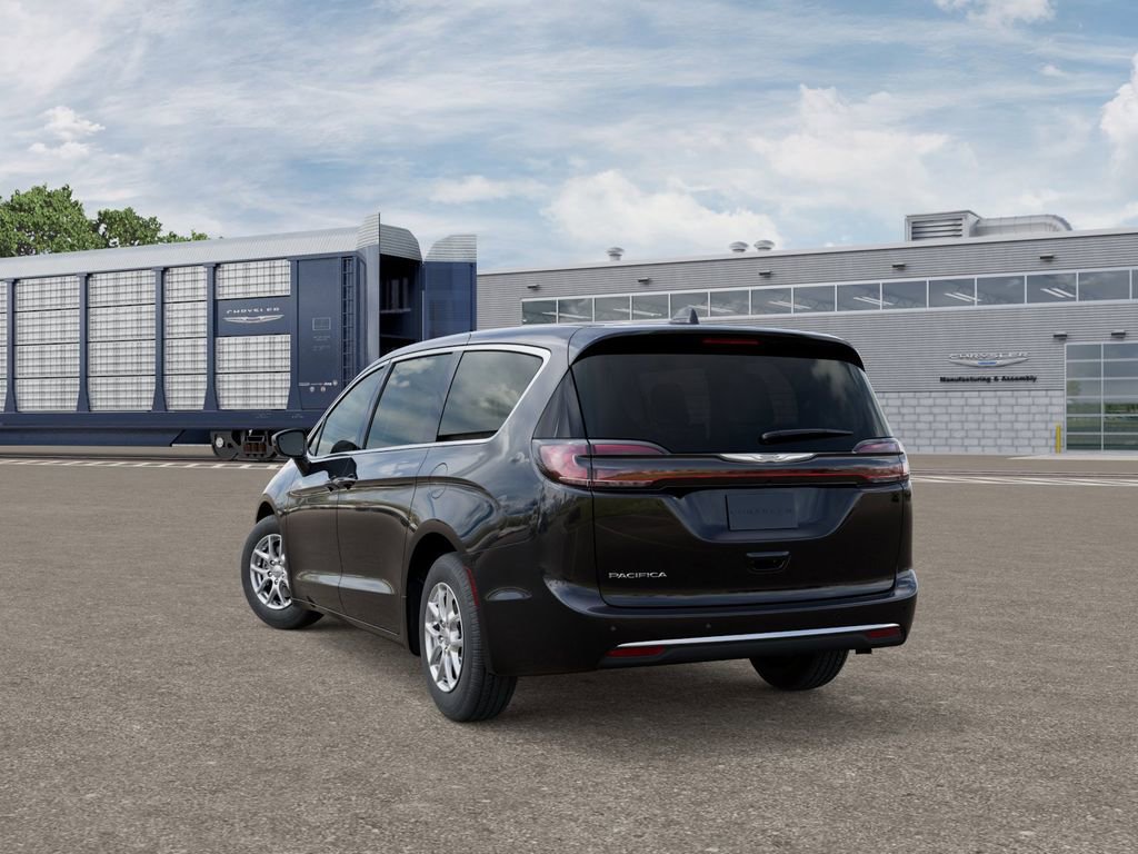 New 2026 Chrysler Pacifica Select image 3