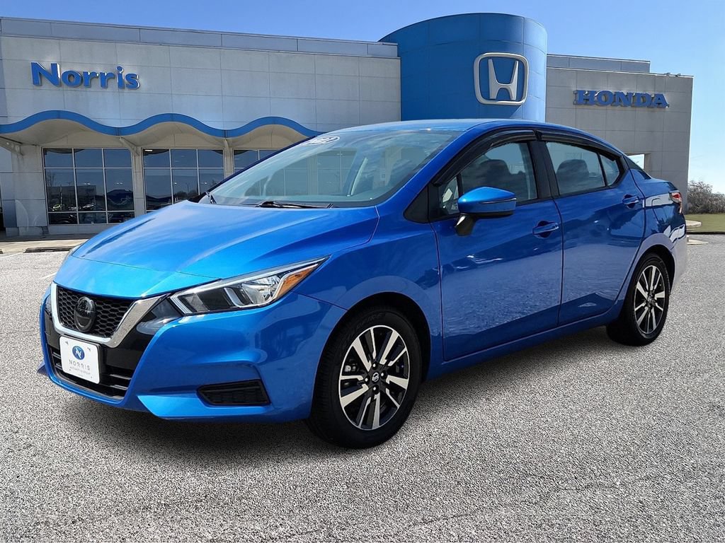 Used 2021 Nissan Versa SV FWD image 2