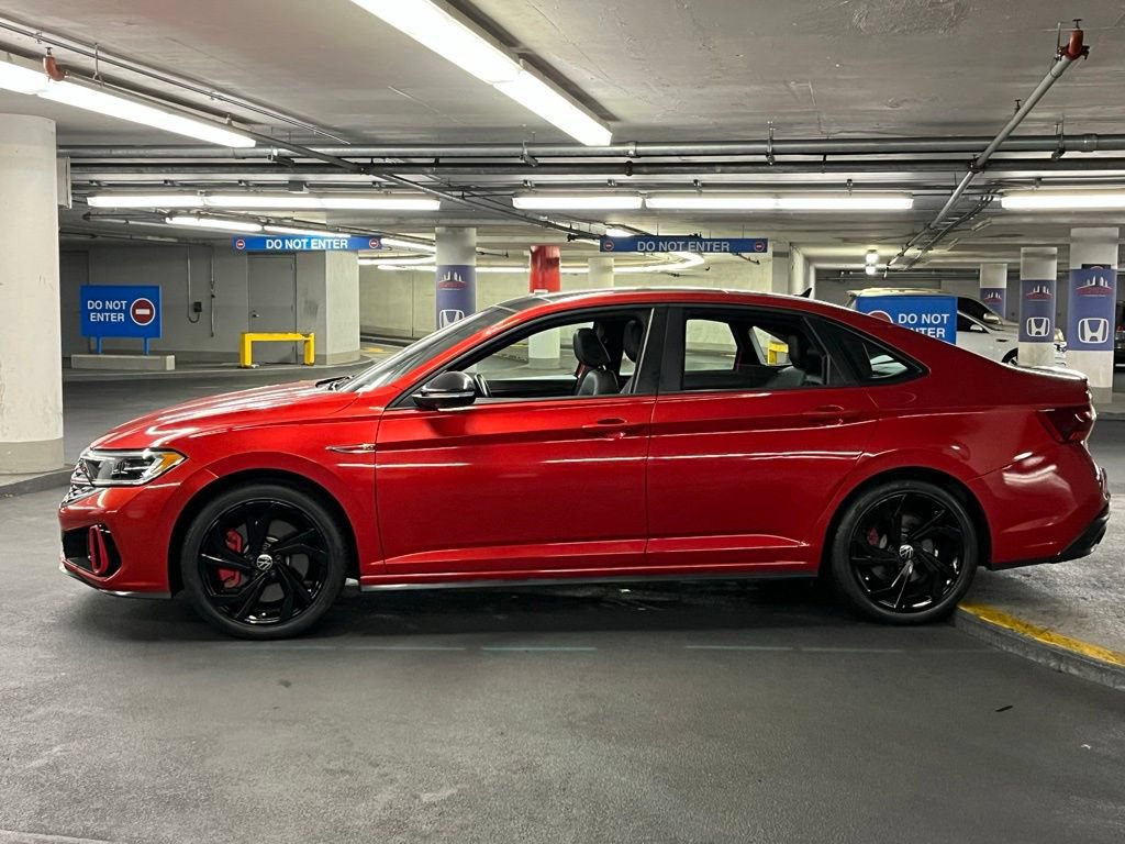 Certified 2023 Volkswagen Jetta GLI Autobahn w/ GLI Black Package FWD image 32