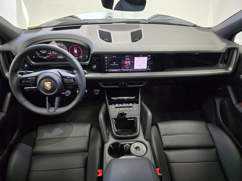 New 2025 Porsche Cayenne S image 19