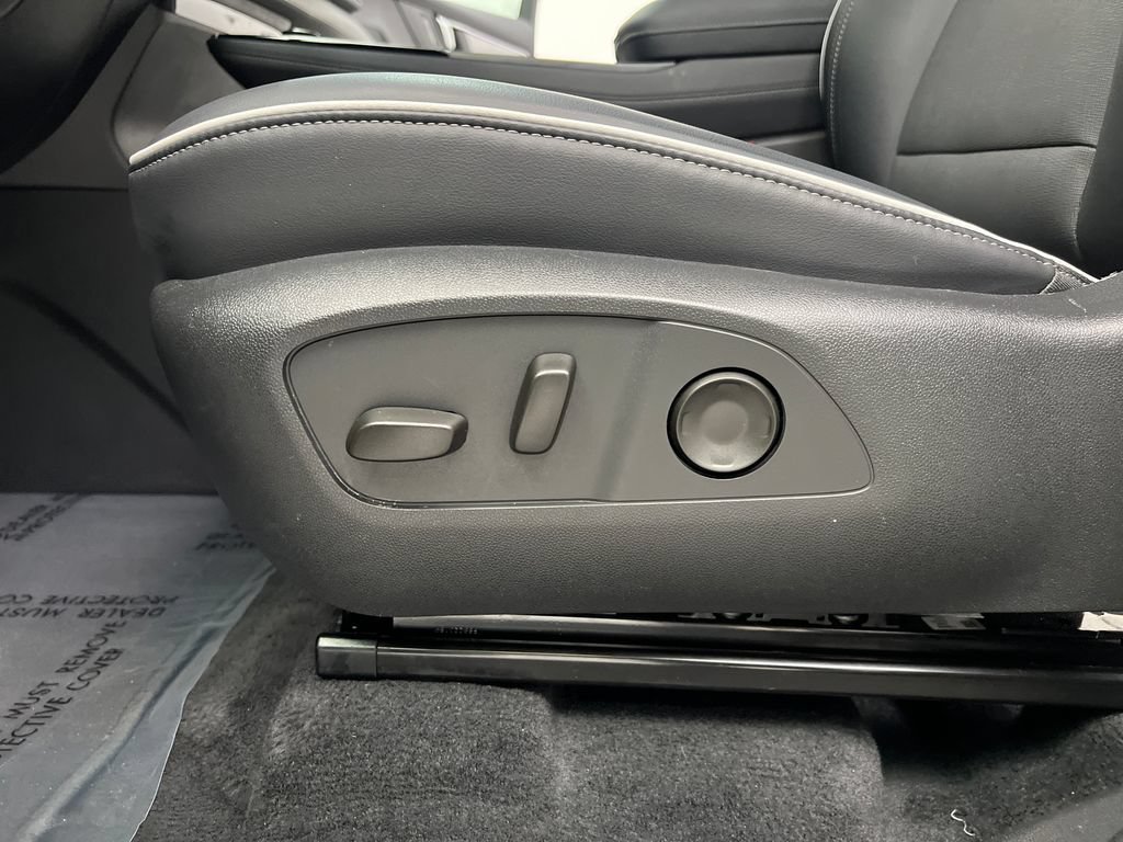 Used 2026 Buick Enclave Preferred FWD image 13