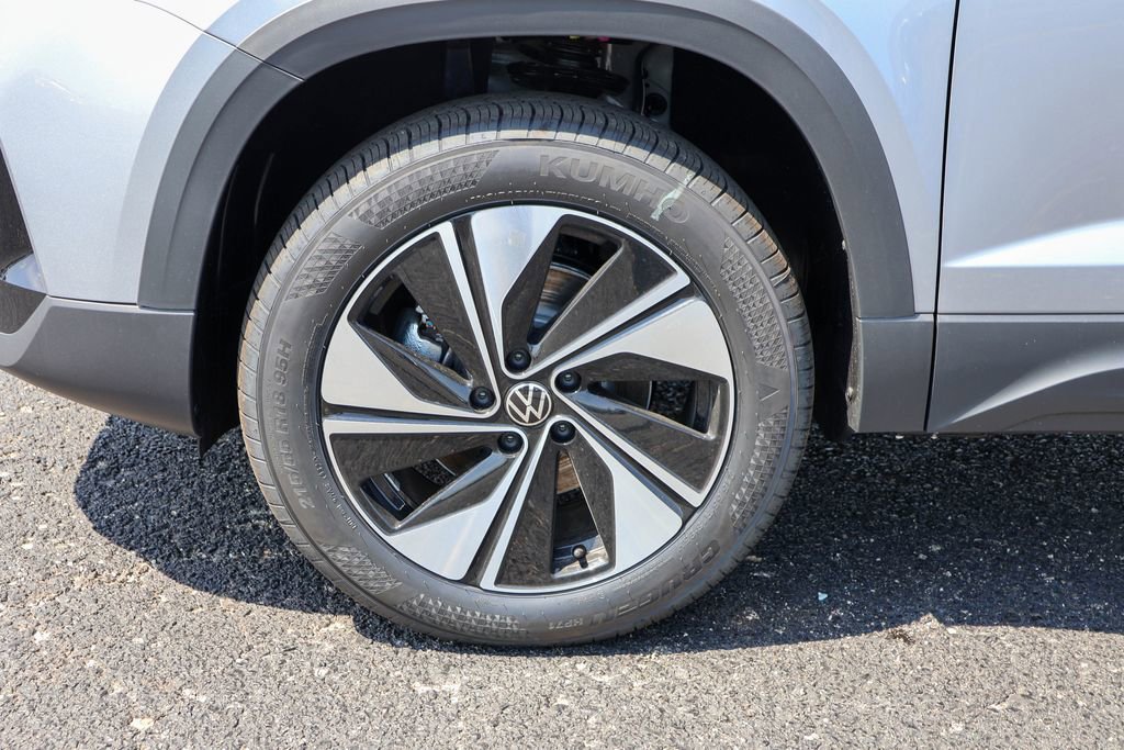New 2025 Volkswagen Taos SE image 20