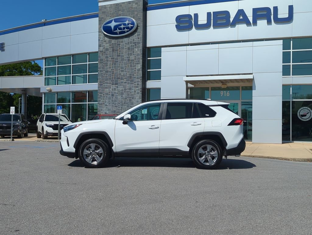 Used 2024 Toyota RAV4 XLE w/ Convenience Package FWD image 4