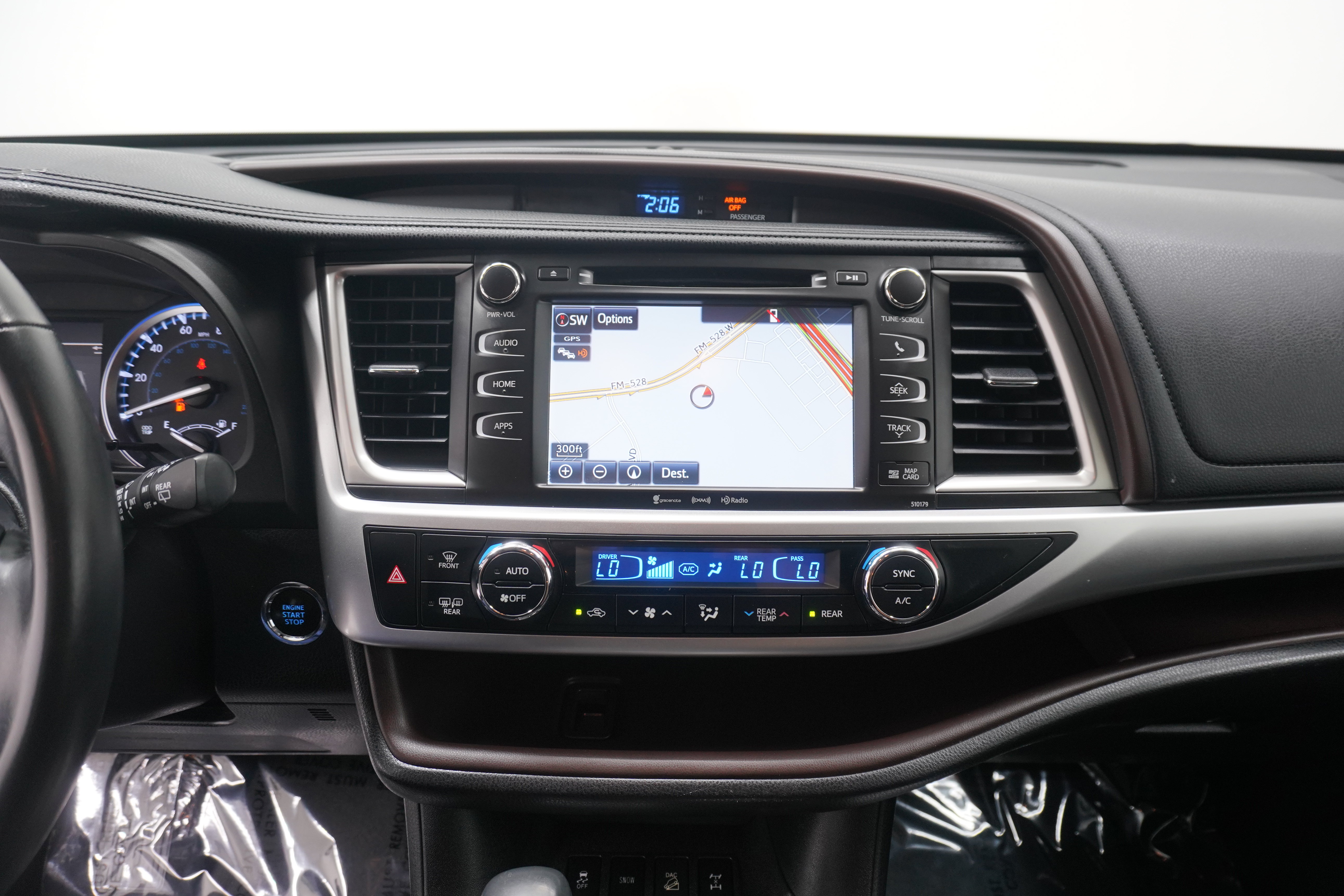 Used 2017 Toyota Highlander XLE AWD/4WD image 21