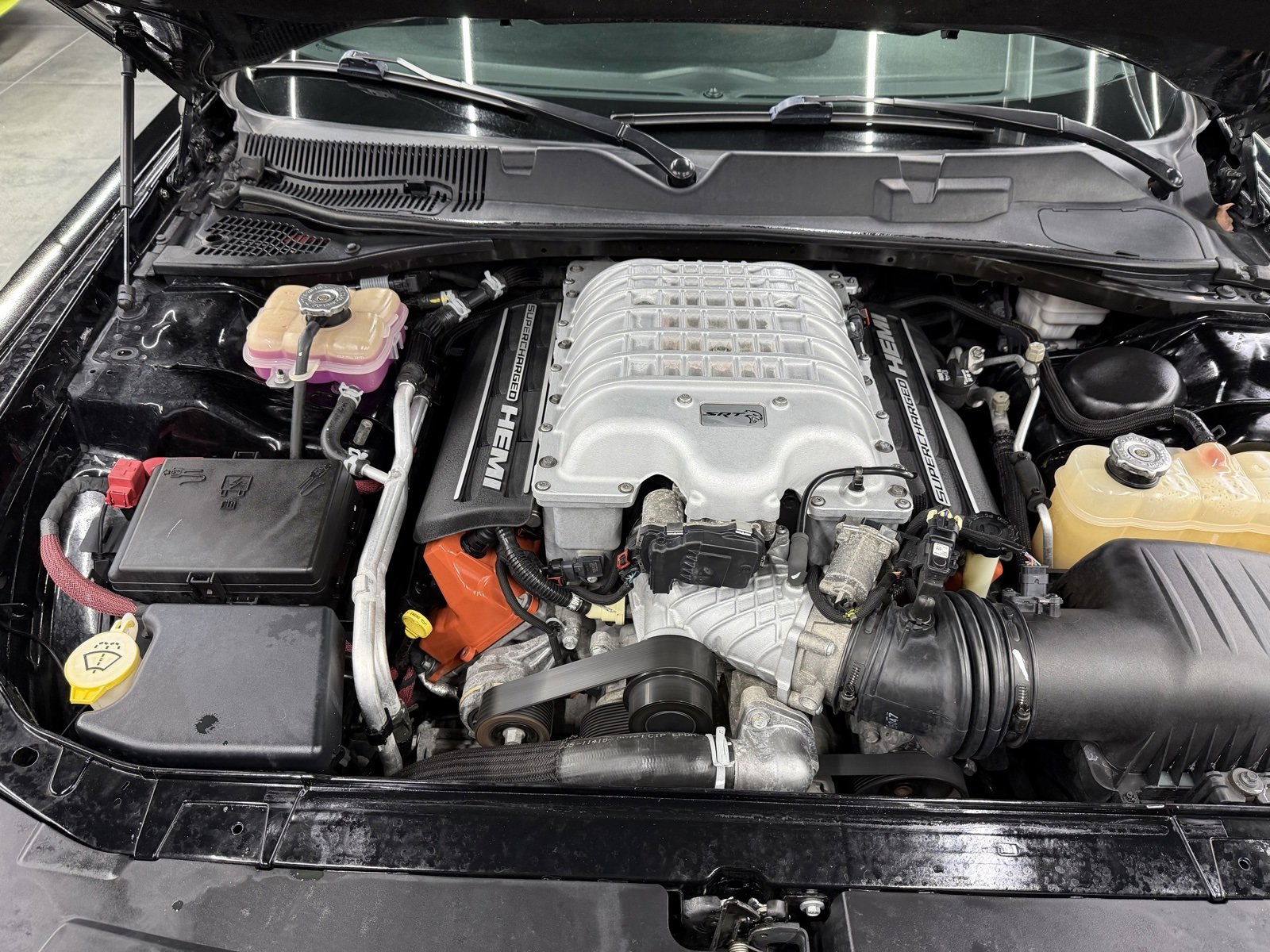 Used 2015 Dodge Challenger SRT Hellcat image 26