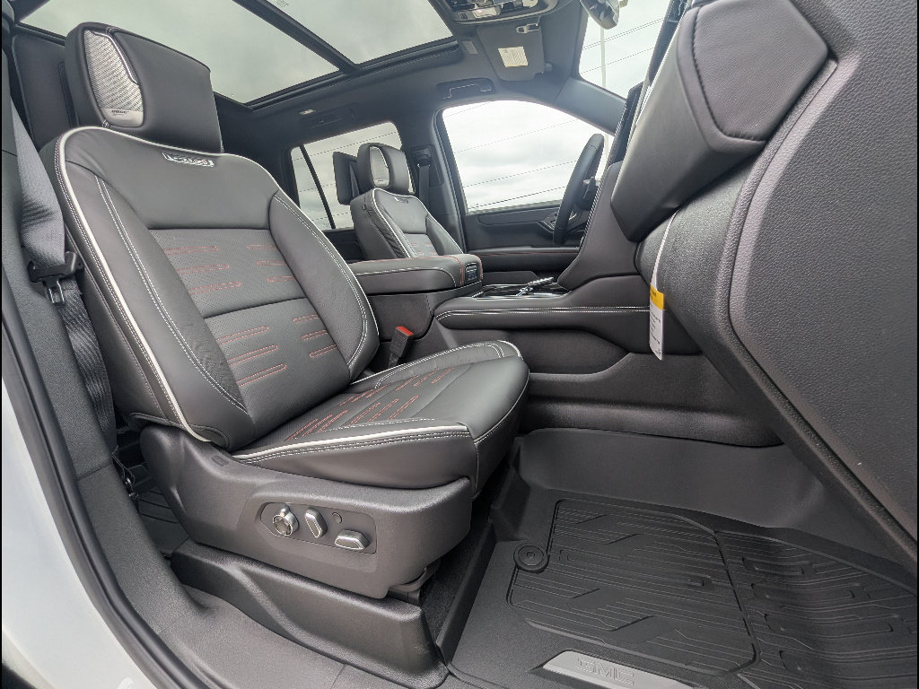 New 2026 GMC Yukon AT4 Ultimate w/ LPO, Floor Liner Package AWD/4WD image 14