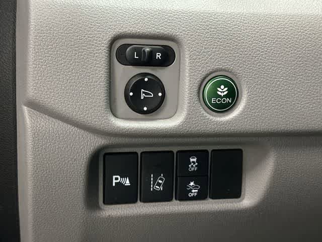 Used 2018 Honda Pilot Touring image 19