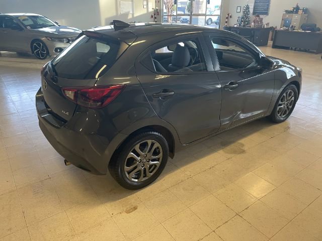 Used 2020 Toyota Yaris XLE image 26