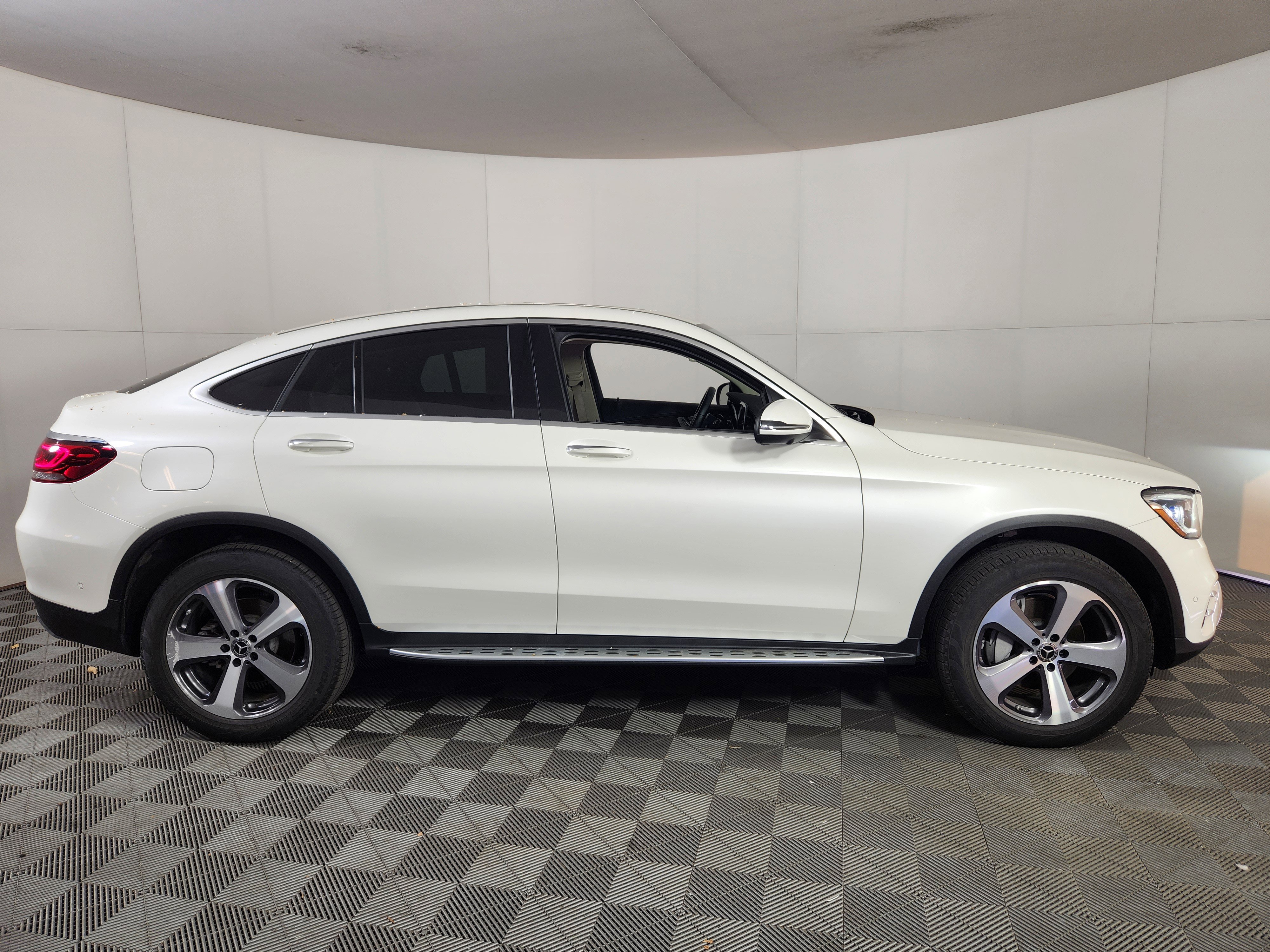 Used 2020 Mercedes-Benz GLC 300 4MATIC Coupe image 8