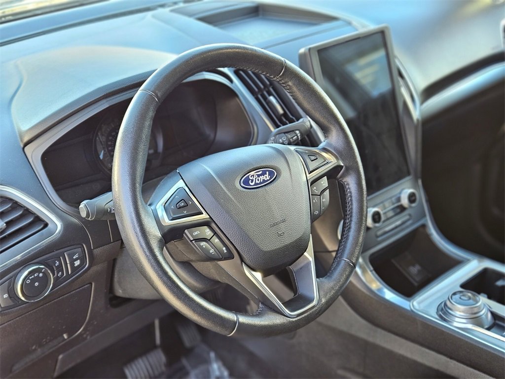 Used 2022 Ford Edge Titanium image 14
