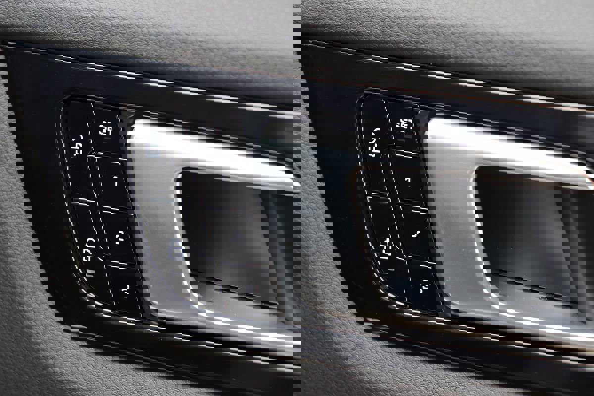 Used 2021 Porsche Cayenne Coupe image 50