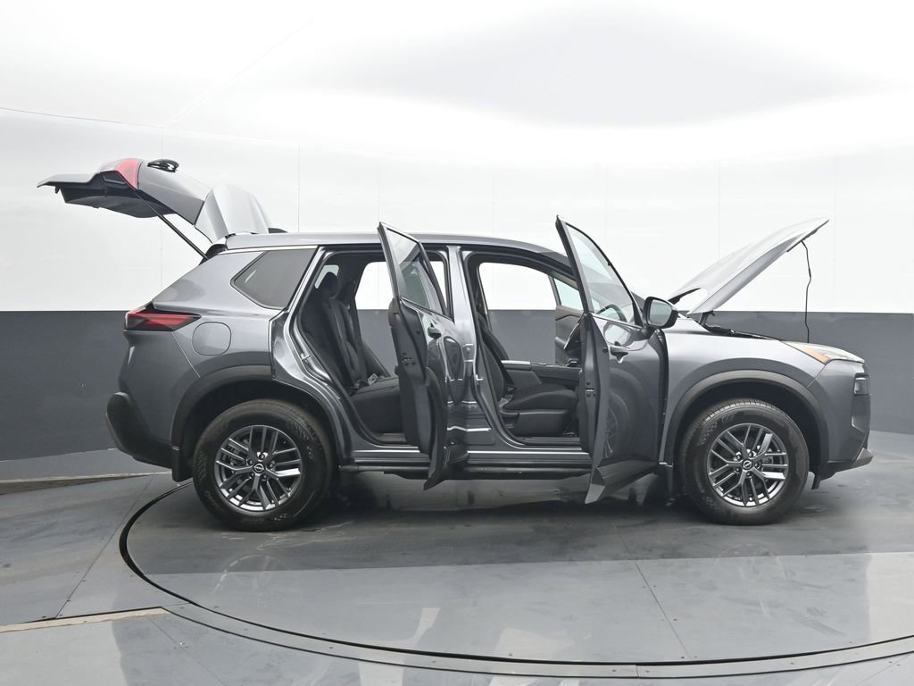Used 2023 Nissan Rogue S AWD/4WD image 36