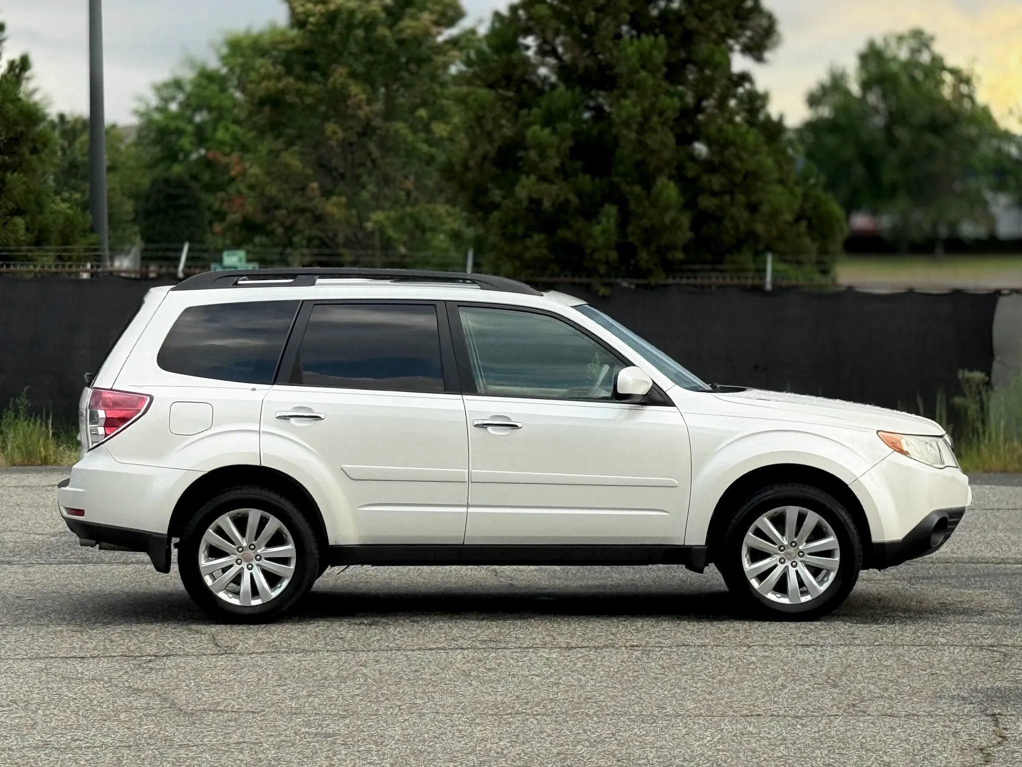 Used 2012 Subaru Forester 2.5X Limited AWD/4WD image 7