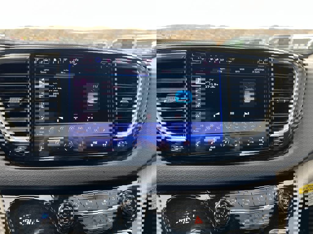 Used 2022 Chrysler Pacifica Touring-L image 17