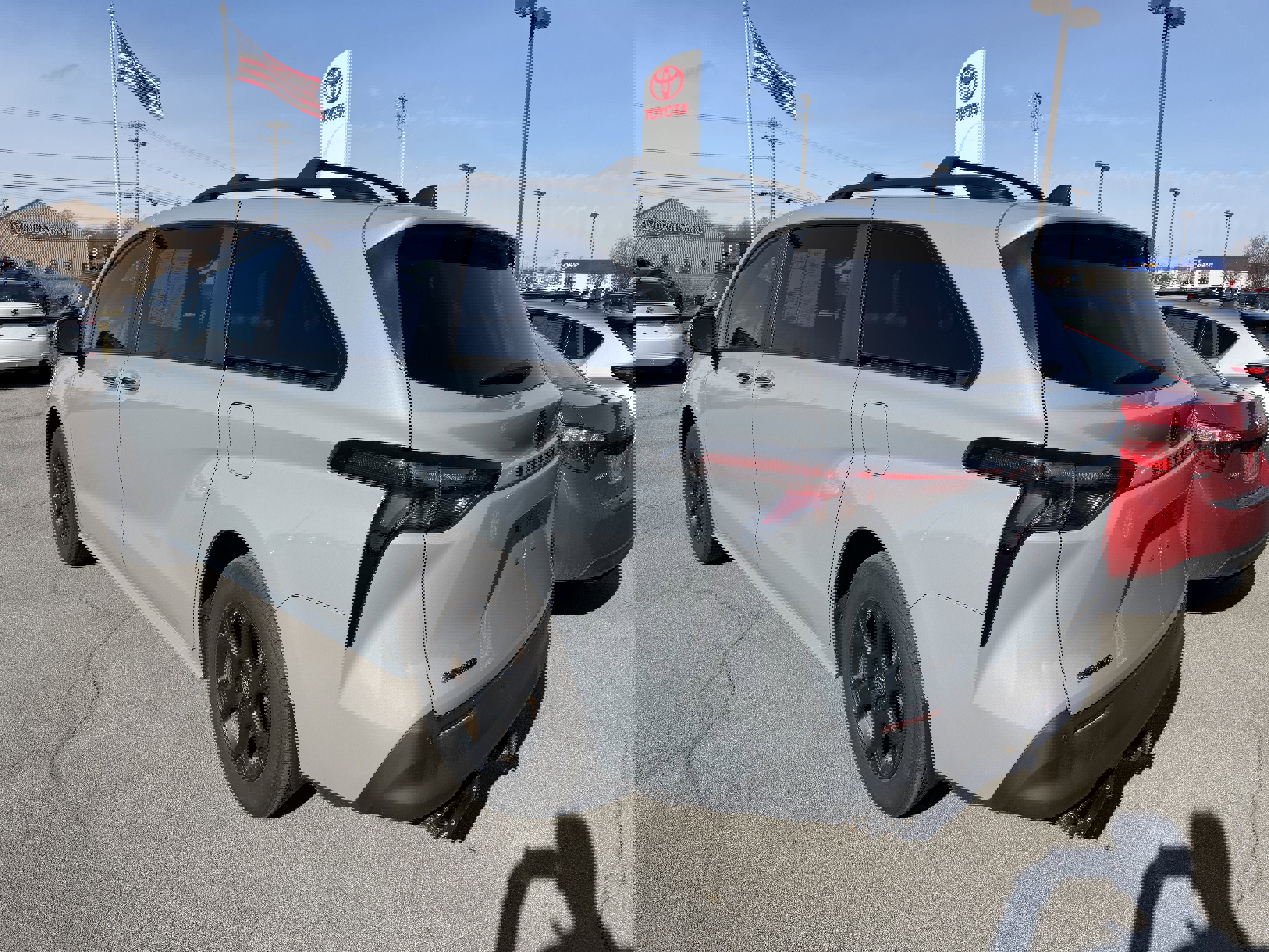 Used 2025 Toyota Sienna XLE Woodland Edition image 5