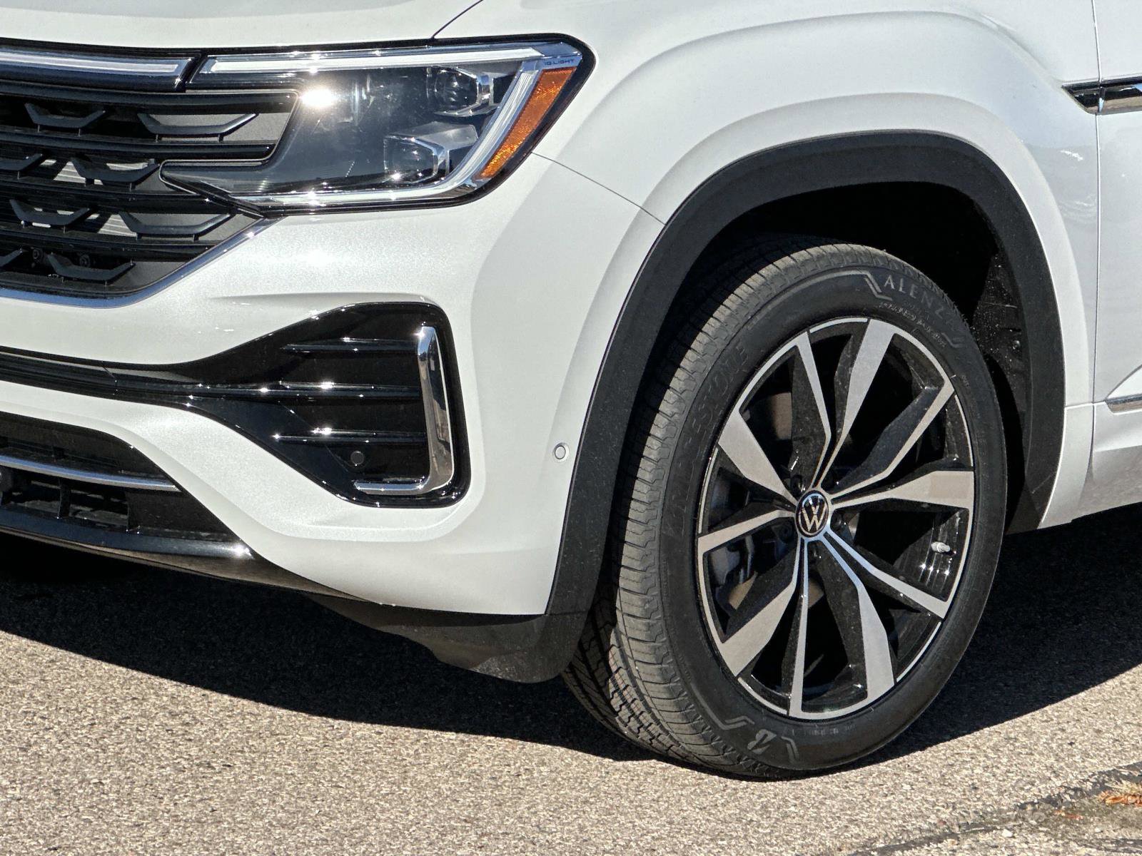 New 2026 Volkswagen Atlas SEL Premium R-Line image 8