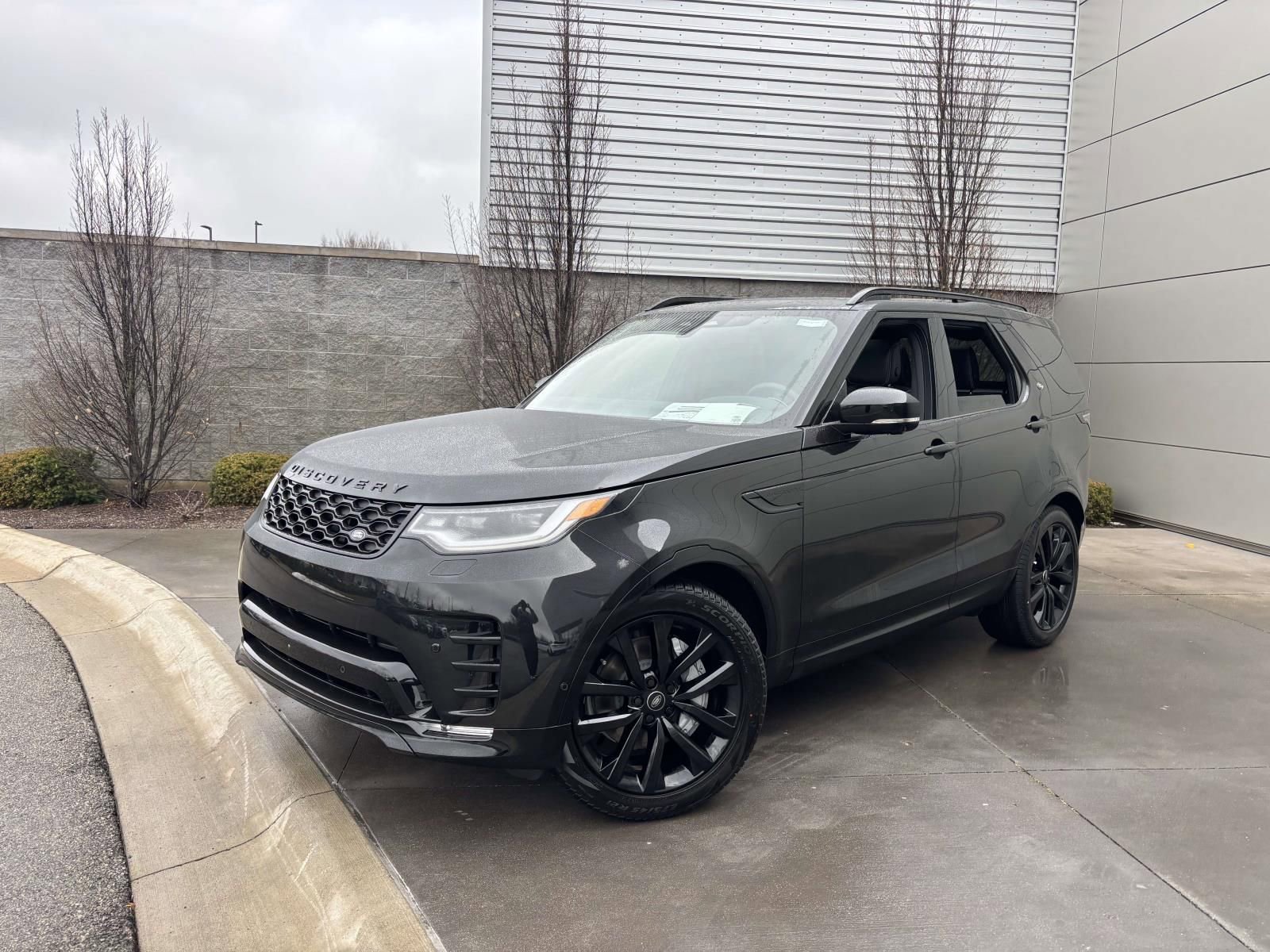 New 2026 Land Rover Discovery Dynamic SE image 1