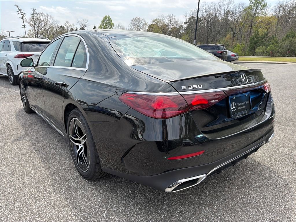 Used 2025 Mercedes-Benz E 350 4MATIC Sedan image 4