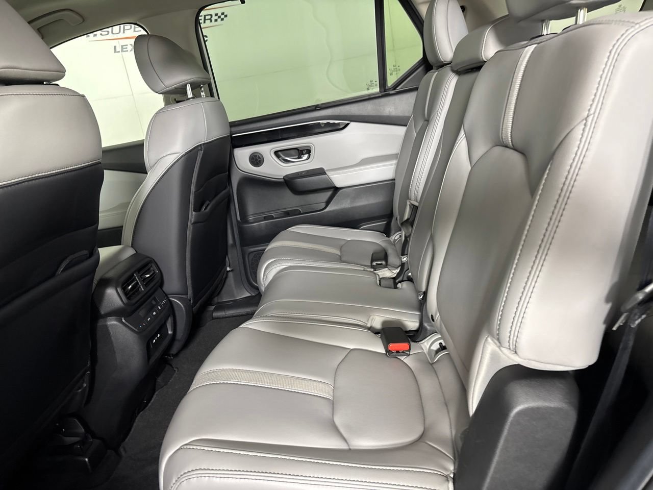 Used 2025 Honda Pilot Touring image 25
