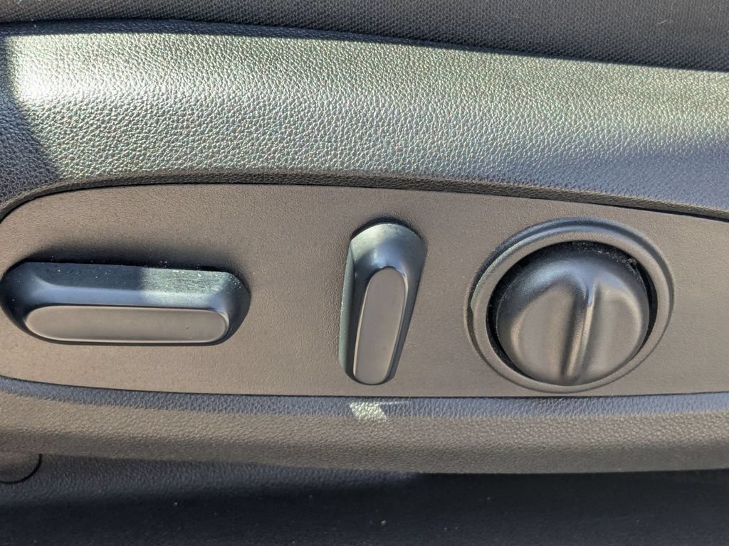 Used 2024 Chevrolet Equinox LT AWD/4WD image 16