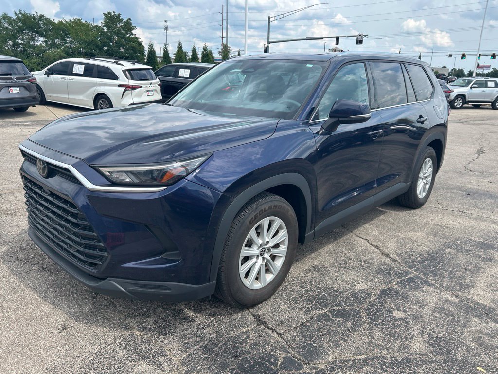 Used 2024 Toyota Grand Highlander AWD image 3