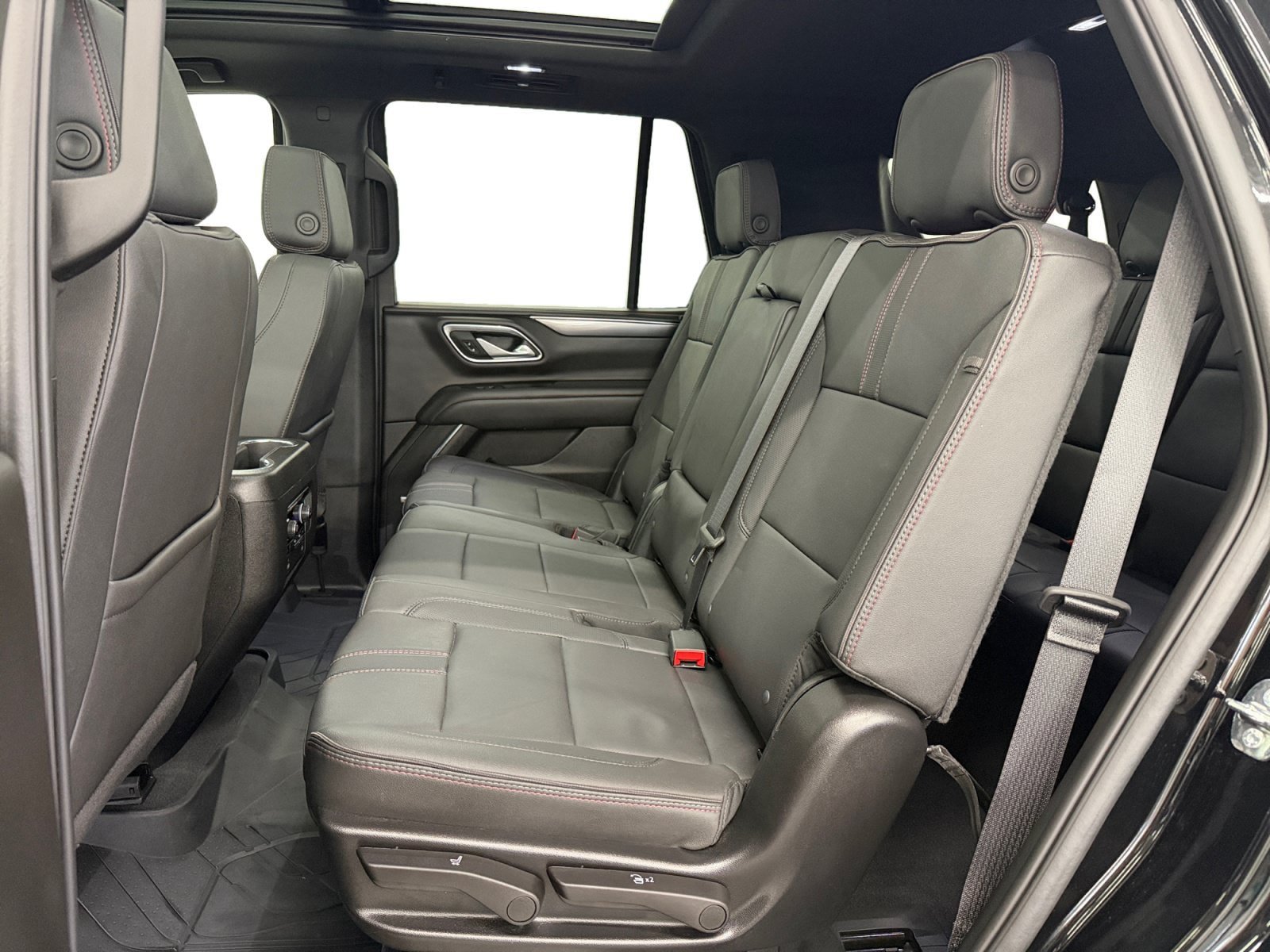 Used 2024 Chevrolet Tahoe RST w/ Sport Performance Package AWD/4WD image 10