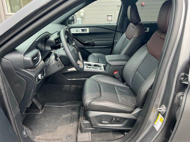 Used 2023 Ford Explorer Platinum w/ Equipment Group 601A image 19