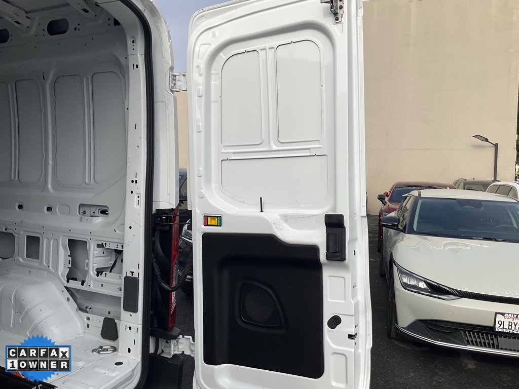 Used 2022 Ford E-Transit Medium Roof image 10
