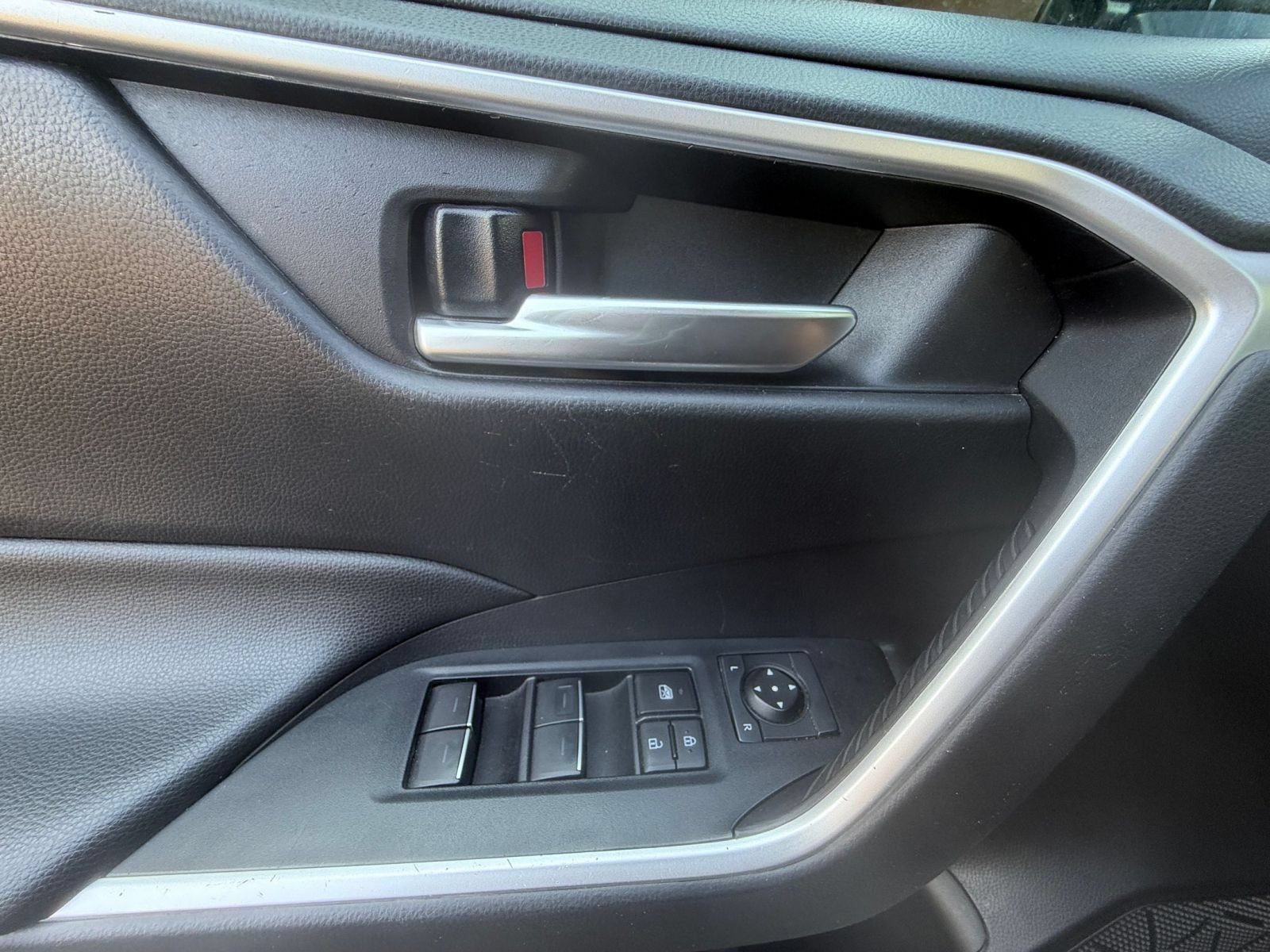 Used 2024 Toyota RAV4 XLE w/ Weather Package AWD/4WD image 18