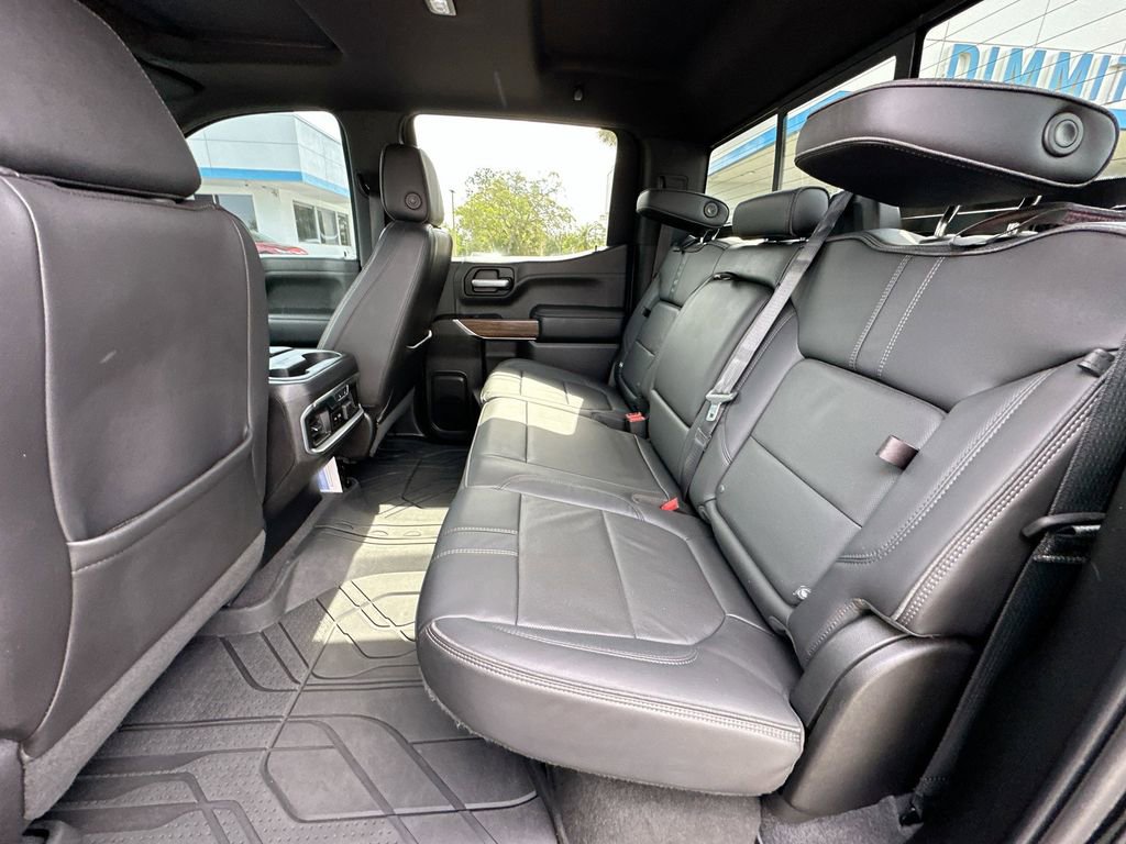 Used 2020 Chevrolet Silverado 1500 High Country w/ Technology Package AWD/4WD image 23