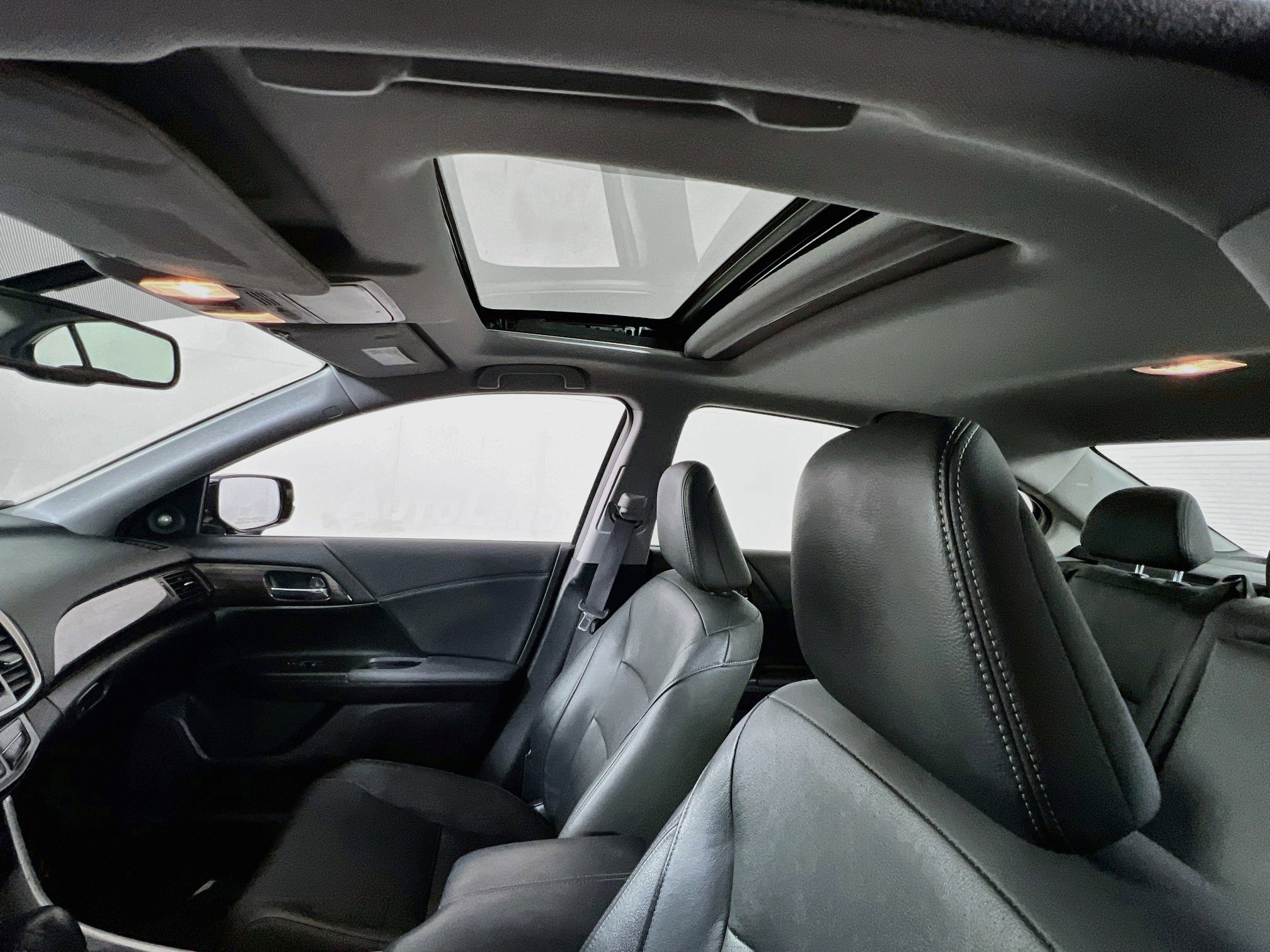 Used 2017 Honda Accord EX-L image 21