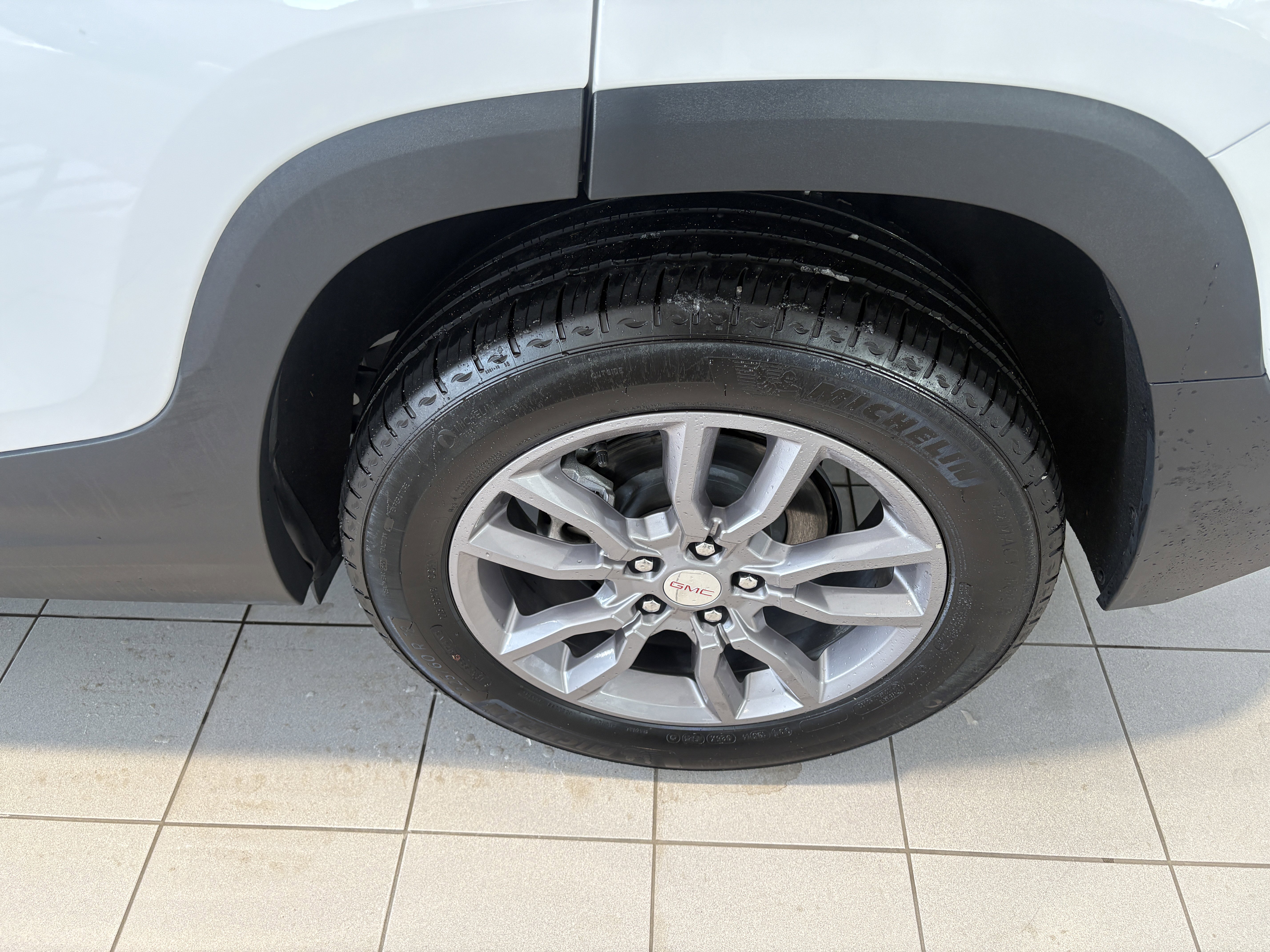 Used 2024 GMC Terrain SLT w/ Infotainment Package II image 6