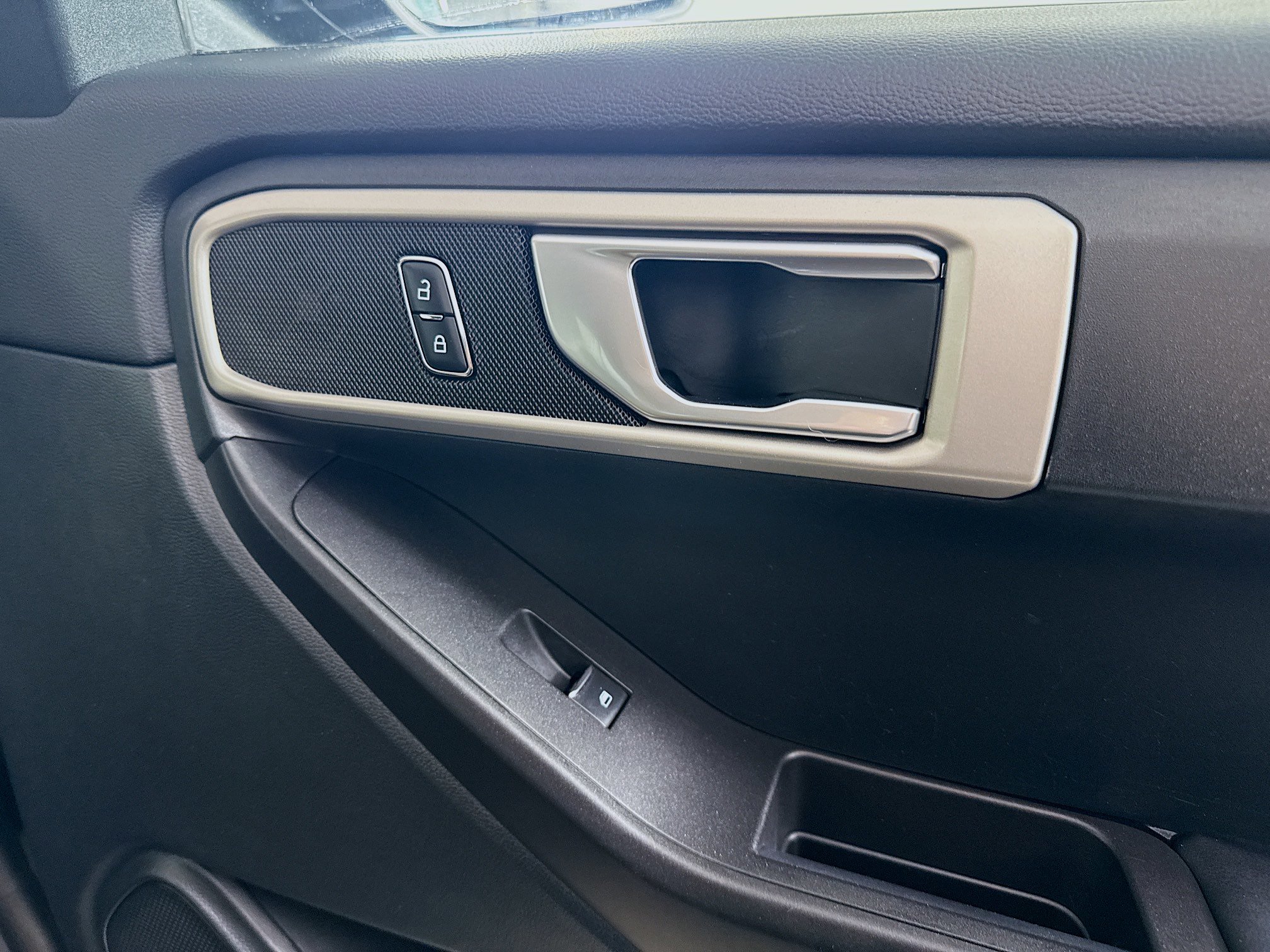 Used 2023 Ford Explorer Base image 29