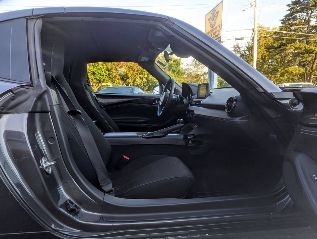 Used 2021 MAZDA MX-5 Miata RF Club RWD image 30